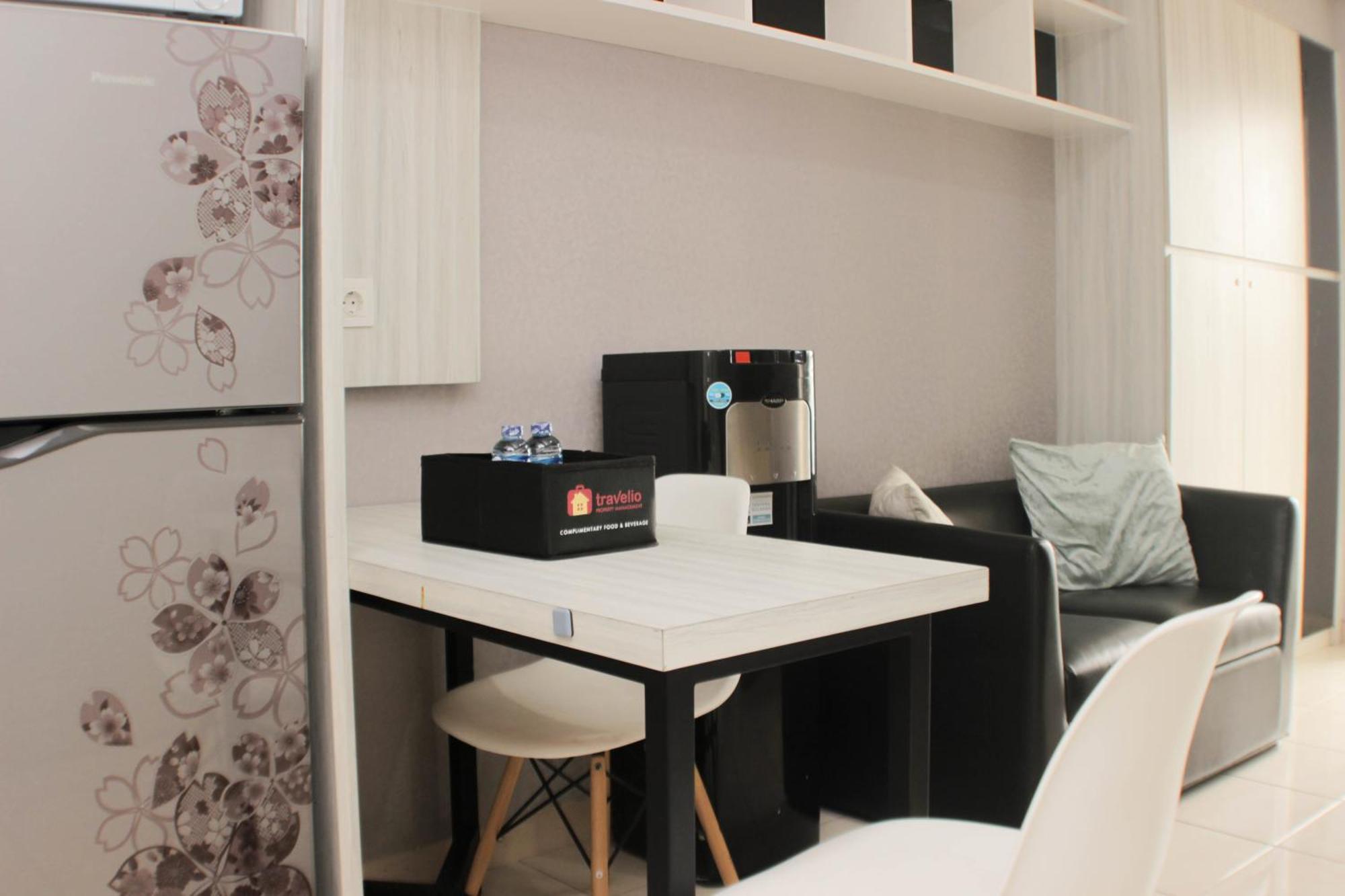 Warm And Enjoy Living 2br At Springlake Summarecon By Travelio