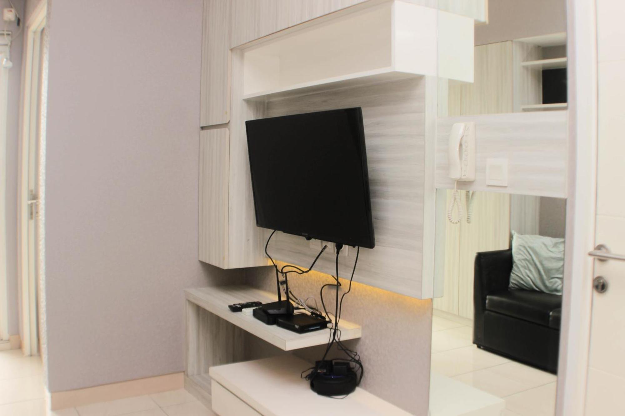 Apartemen Warm And Enjoy Living 2br At Springlake Summarecon By Travelio Bekasi